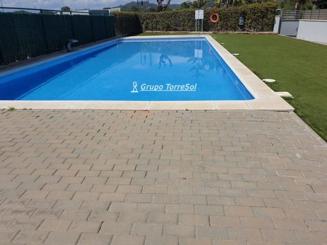 4 chambre Maison de Ville à vendre à Roda de Barà avec piscine - 240 000 € (Ref: 9626517)