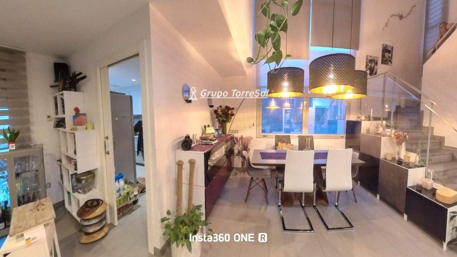 4 soveværelse Villa til salg i El Vendrell med swimmingpool garage - € 465.000 (Ref: 9626518)