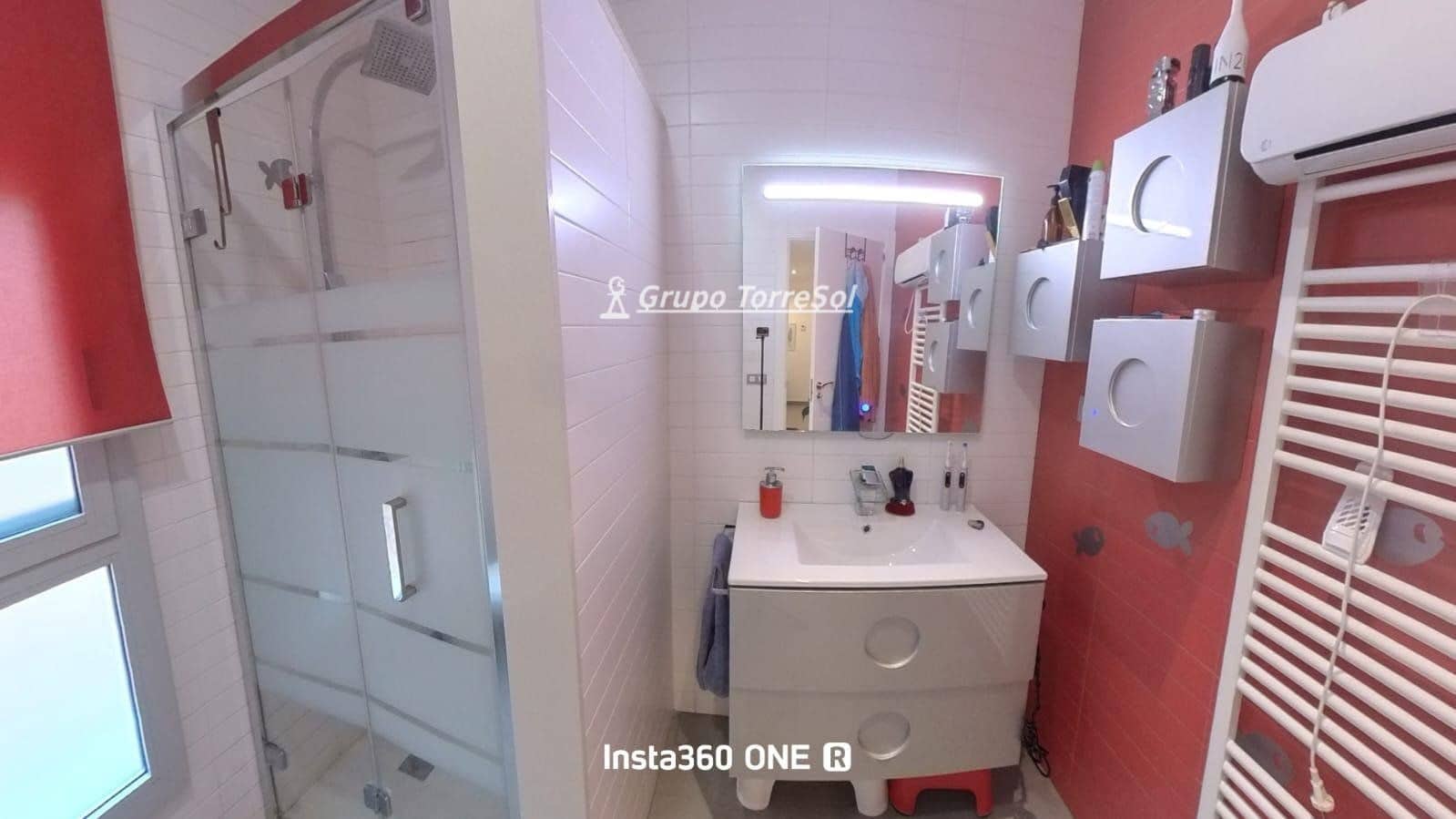 4 soveværelse Villa til salg i El Vendrell med swimmingpool garage - € 465.000 (Ref: 9626518)