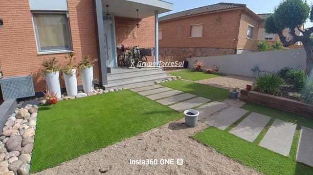 4 soveværelse Villa til salg i El Vendrell med swimmingpool garage - € 465.000 (Ref: 9626518)
