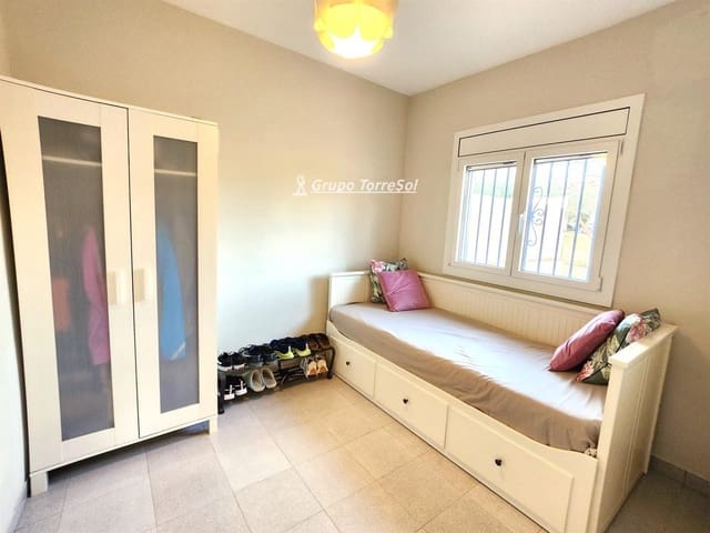 2 makuuhuone Omakotitalo myytävänä paikassa Altafulla mukana 
autotalli - 289 000 € (Ref: 9634929)