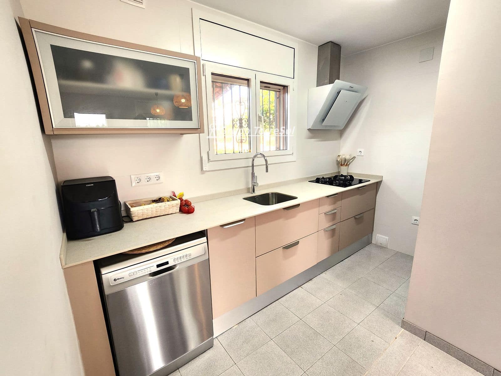 2 makuuhuone Omakotitalo myytävänä paikassa Altafulla mukana 
autotalli - 289 000 € (Ref: 9634929)