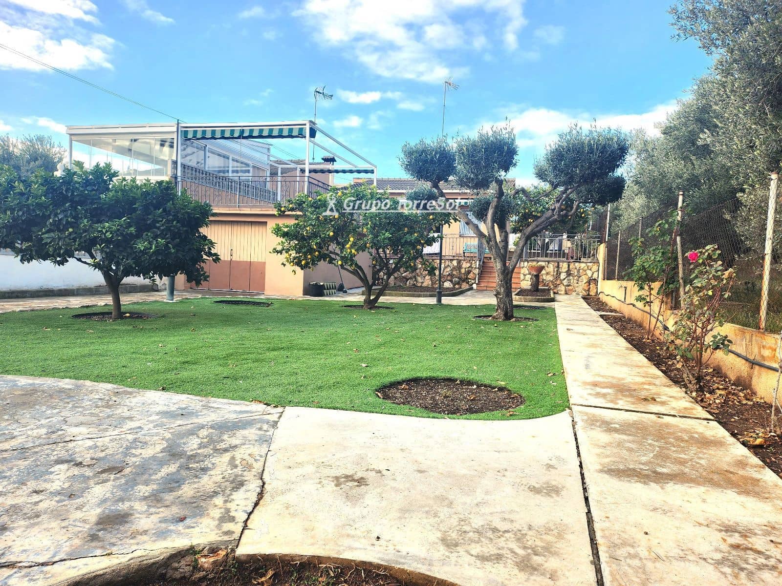 2 makuuhuone Omakotitalo myytävänä paikassa Altafulla mukana 
autotalli - 289 000 € (Ref: 9634929)