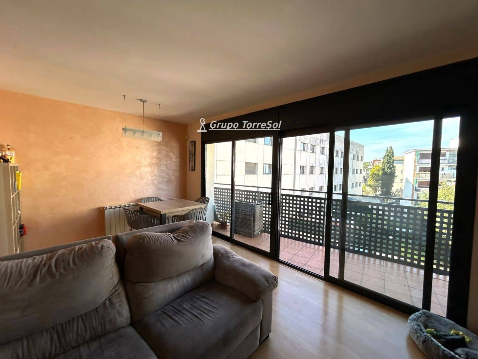 2 sypialnia Mieszkanie na sprzedaż w El Vendrell z basenem garażem - 220 000 € (Ref: 9638025)