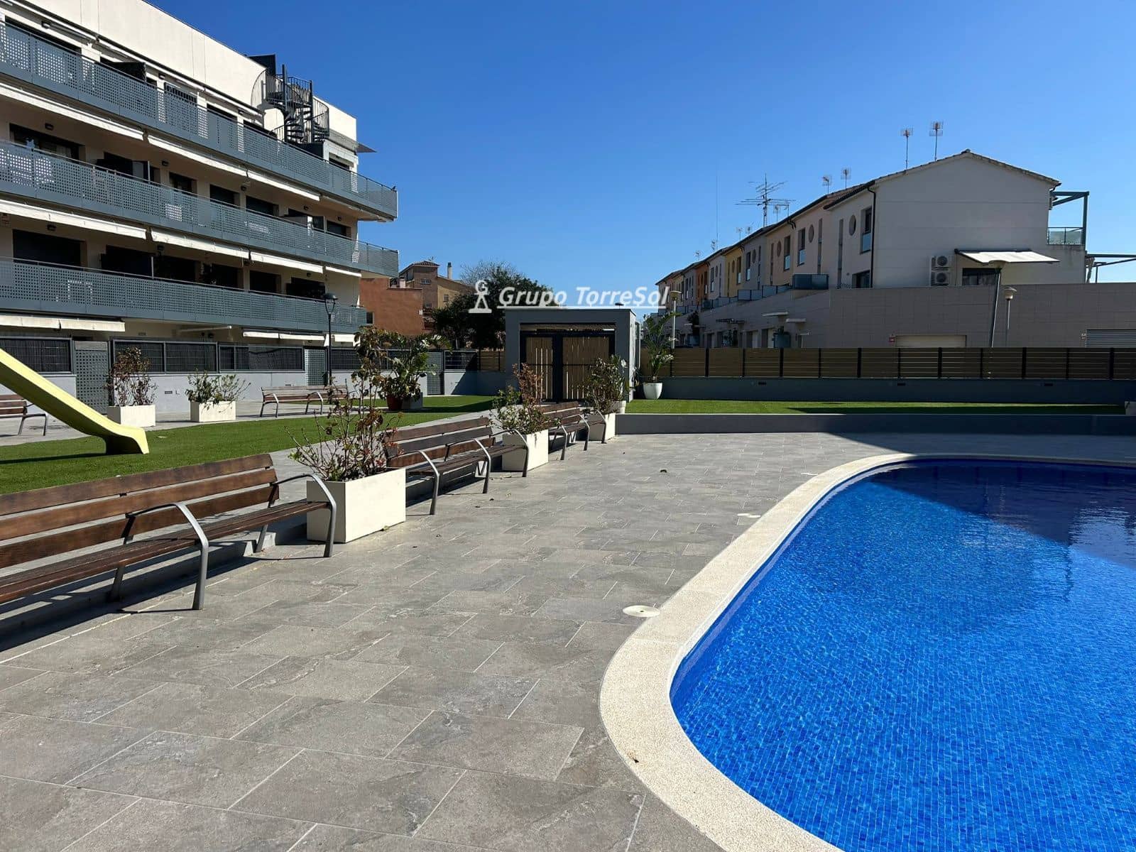 2 sypialnia Mieszkanie na sprzedaż w El Vendrell z basenem garażem - 220 000 € (Ref: 9638025)