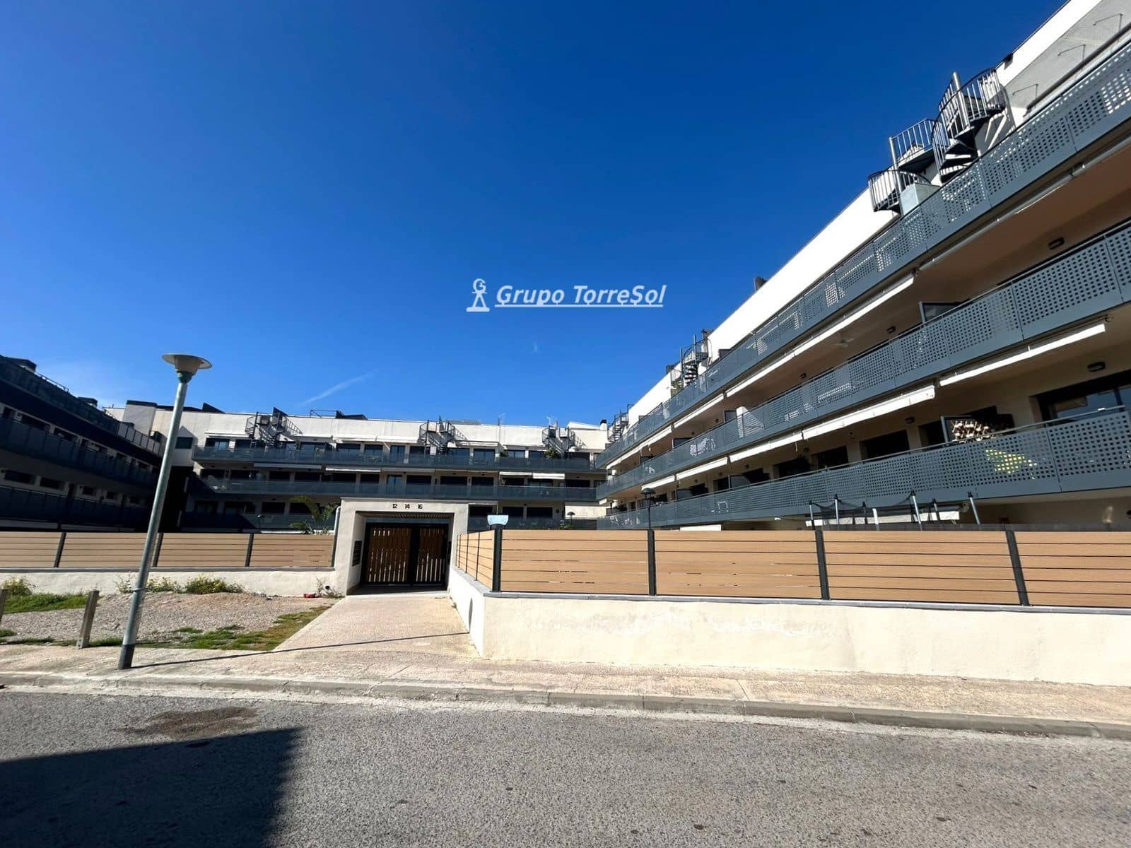 2 sypialnia Mieszkanie na sprzedaż w El Vendrell z basenem garażem - 220 000 € (Ref: 9638025)