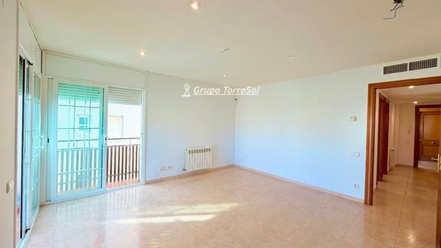 2 bedroom Flat for sale in El Vendrell - € 210,000 (Ref: 9638948)