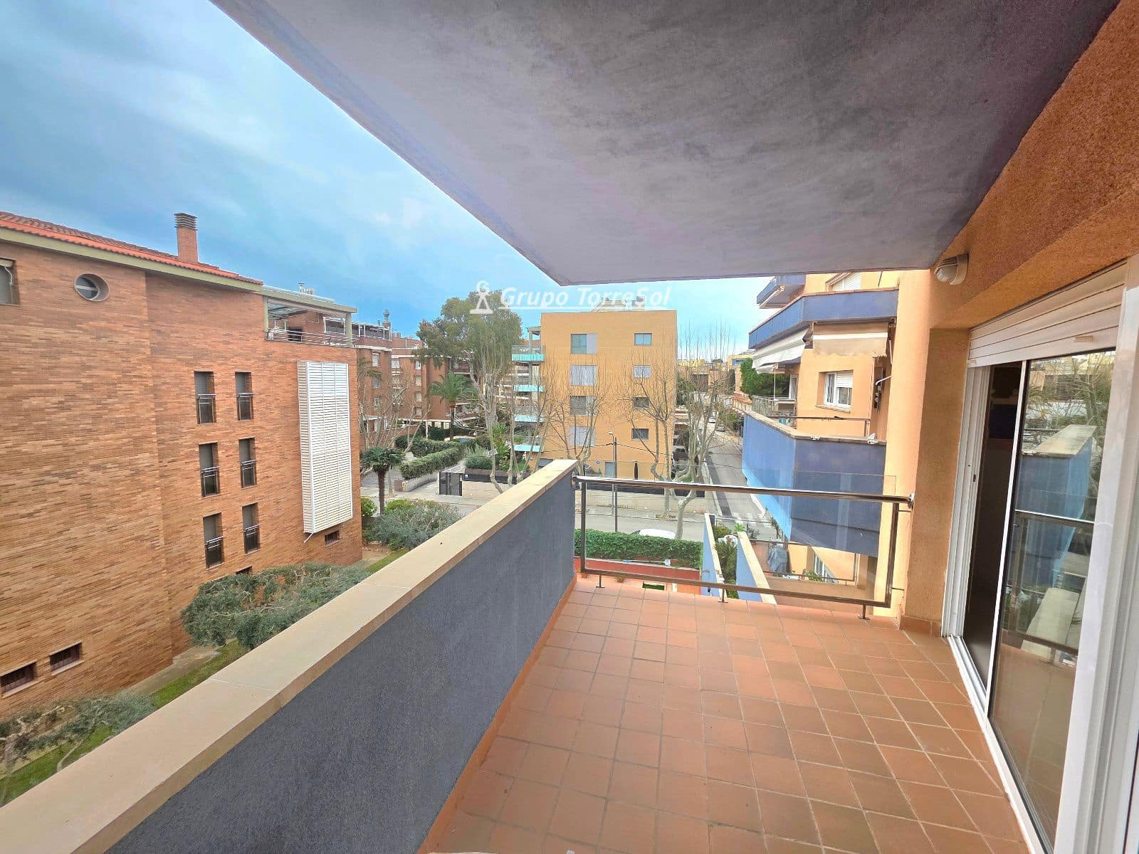 3 camera da letto Appartamento in vendita in Torredembarra con piscina garage - 399.000 € (Rif: 9645777)