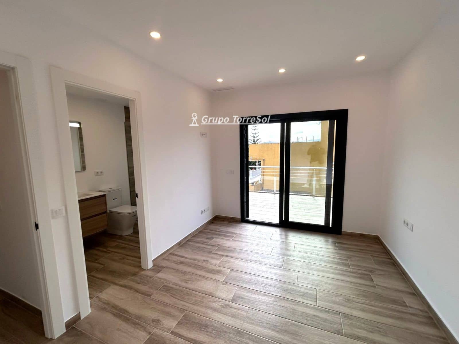 4 soverom Villa til salgs i El Vendrell med svømmebasseng garasje - € 630 000 (Ref: 9650428)