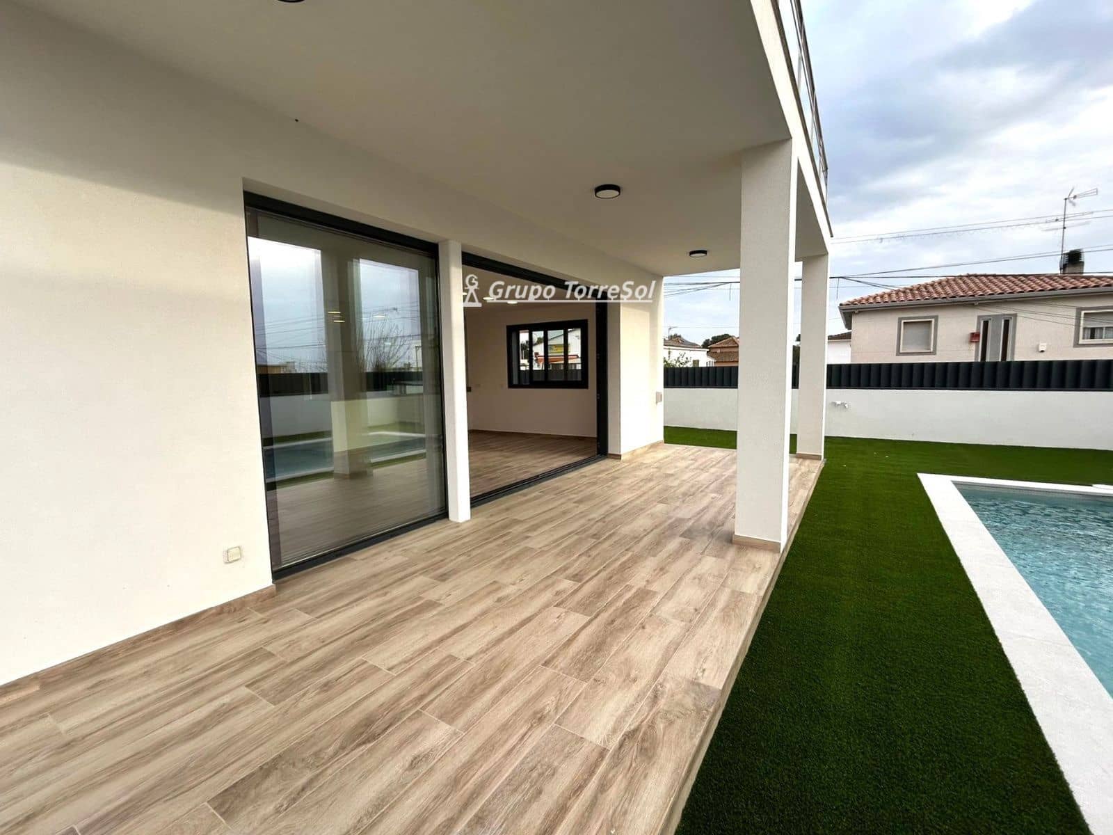 4 soverom Villa til salgs i El Vendrell med svømmebasseng garasje - € 630 000 (Ref: 9650428)