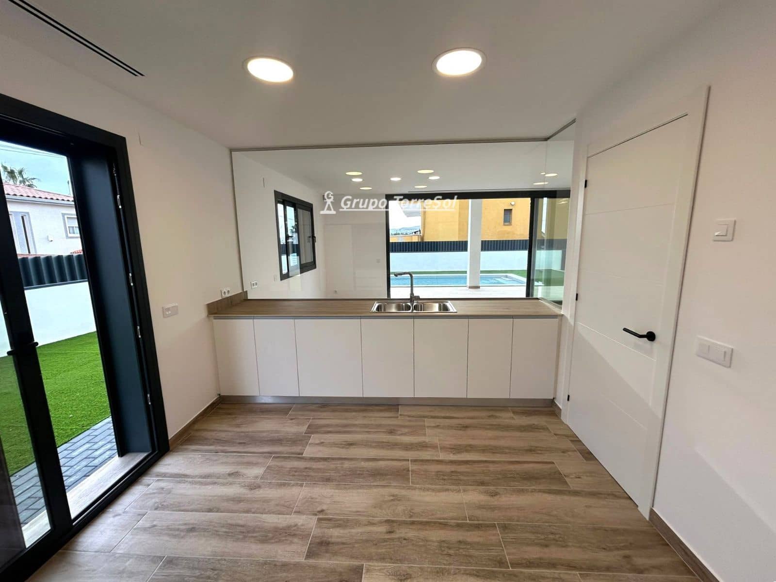 4 soverom Villa til salgs i El Vendrell med svømmebasseng garasje - € 630 000 (Ref: 9650428)