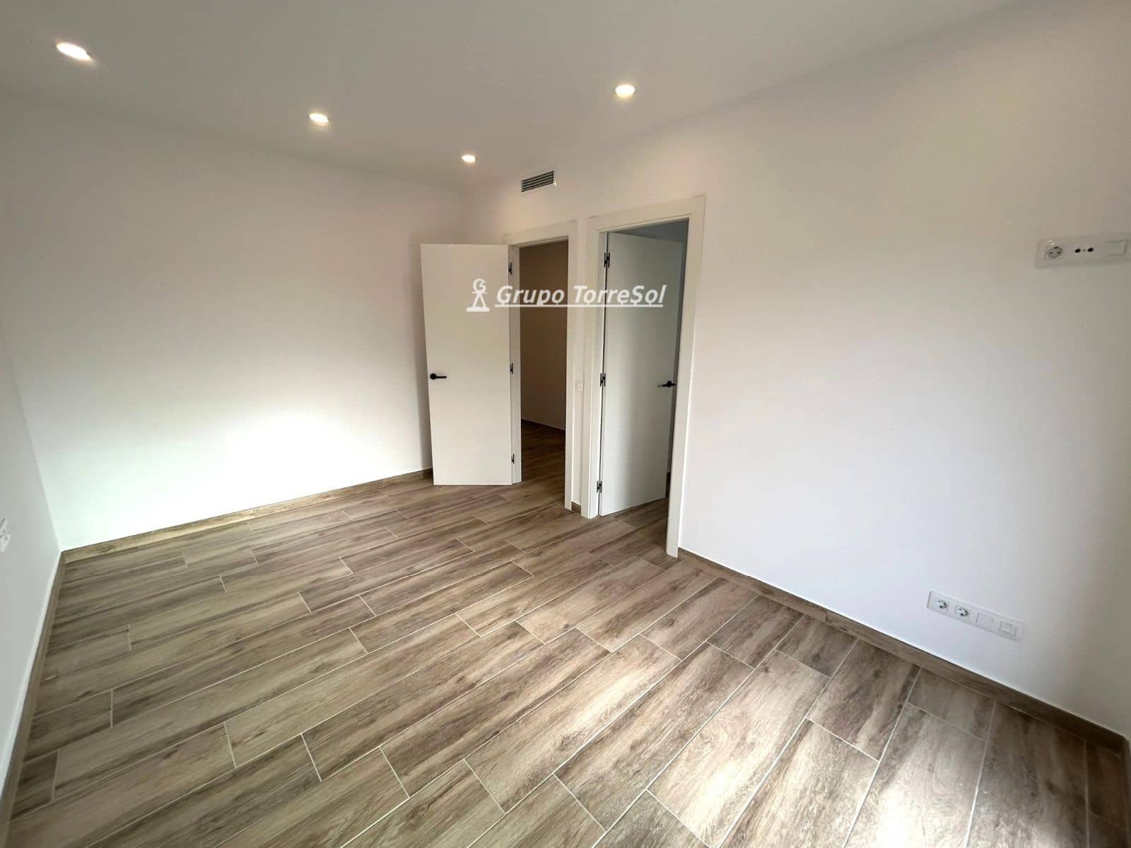 4 soverom Villa til salgs i El Vendrell med svømmebasseng garasje - € 630 000 (Ref: 9650428)