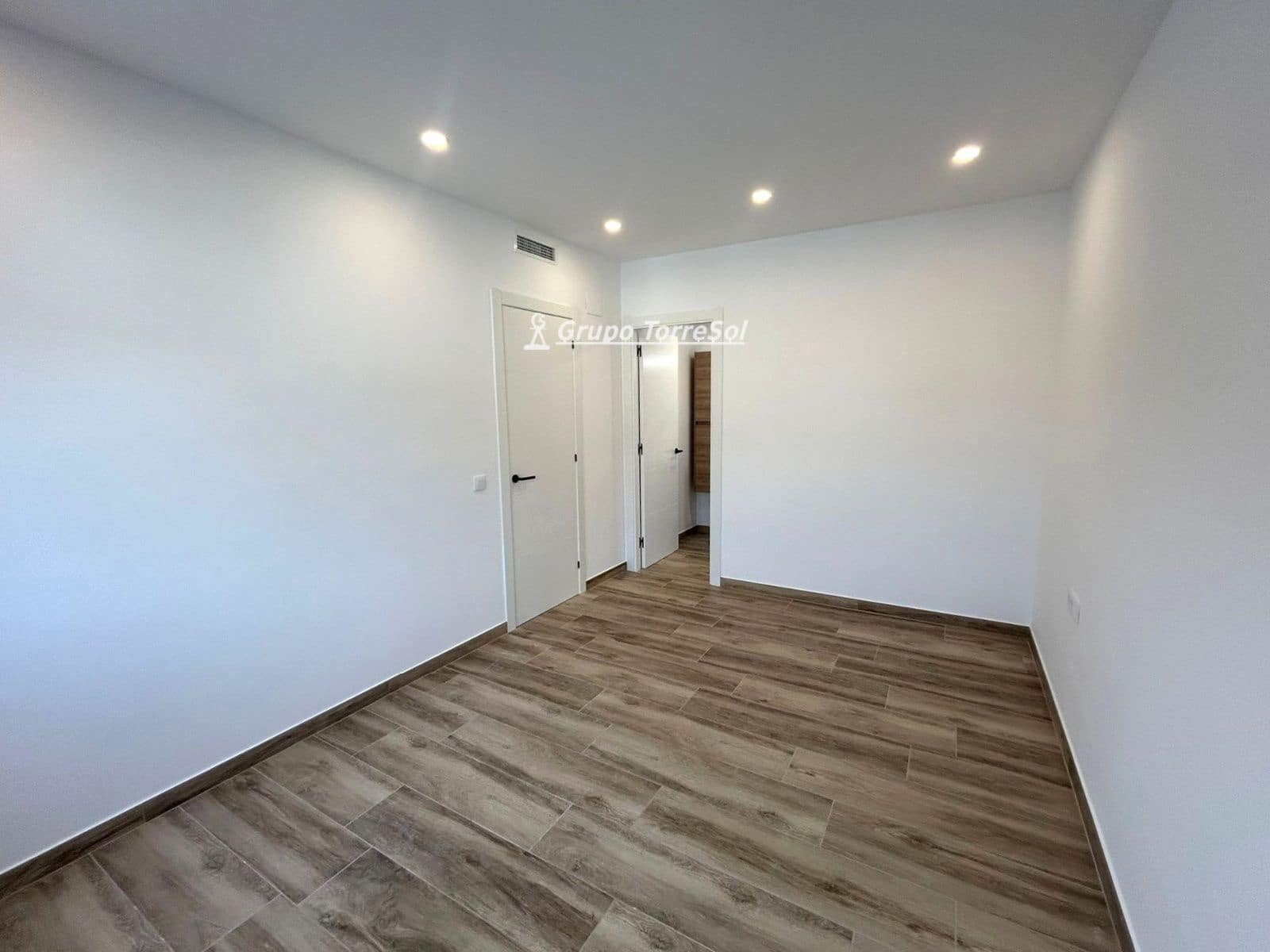 4 soverom Villa til salgs i El Vendrell med svømmebasseng garasje - € 630 000 (Ref: 9650428)