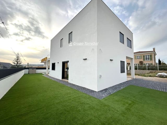 4 soverom Villa til salgs i El Vendrell med svømmebasseng garasje - € 630 000 (Ref: 9650428)