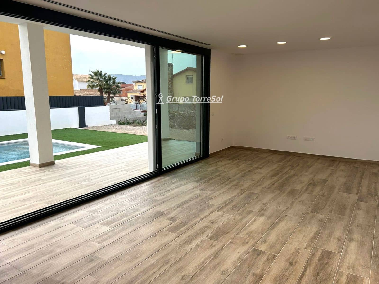 4 soverom Villa til salgs i El Vendrell med svømmebasseng garasje - € 630 000 (Ref: 9650428)