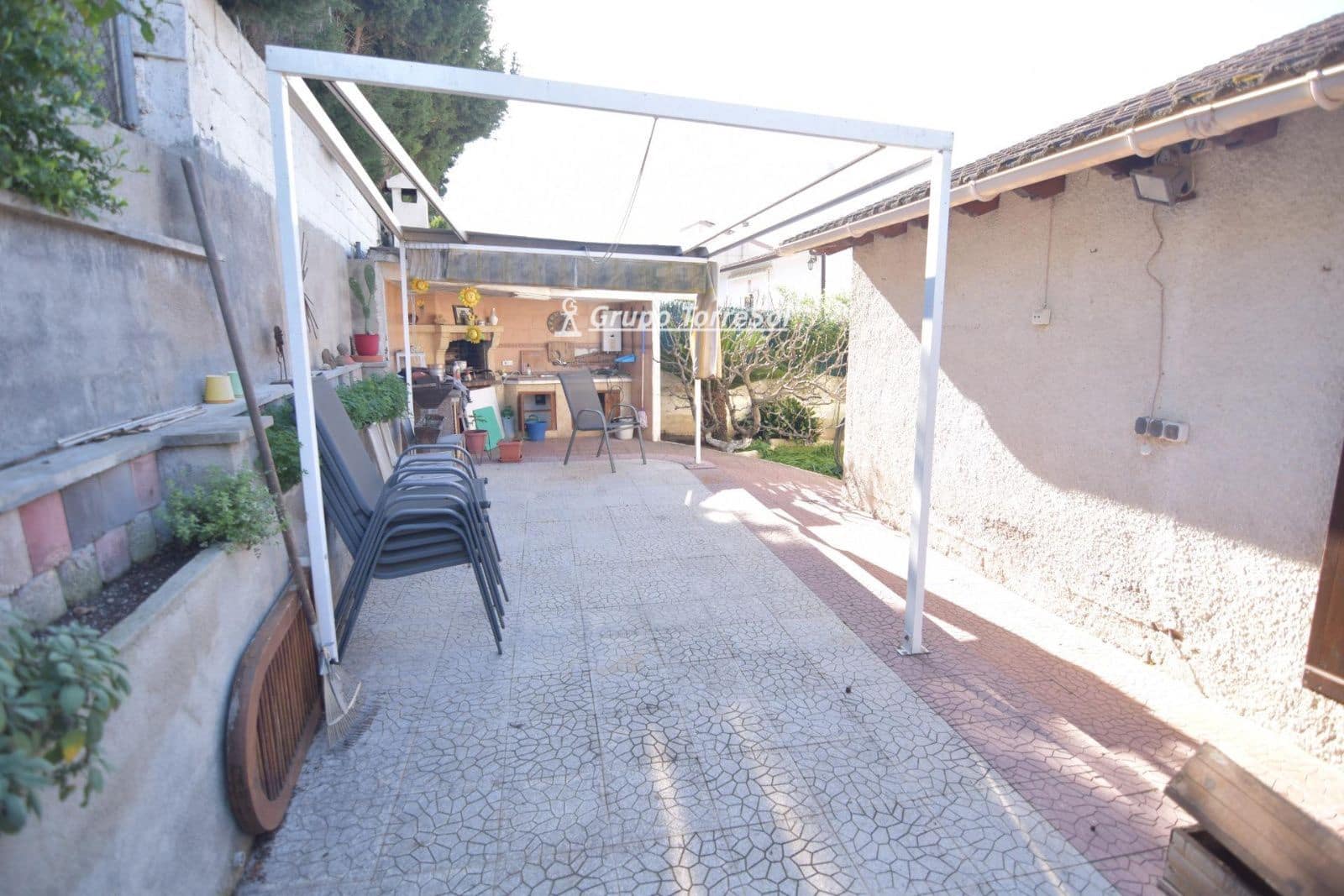 Villa for sale in El Vendrell with garage - € 295,000 (Ref: 9650933)