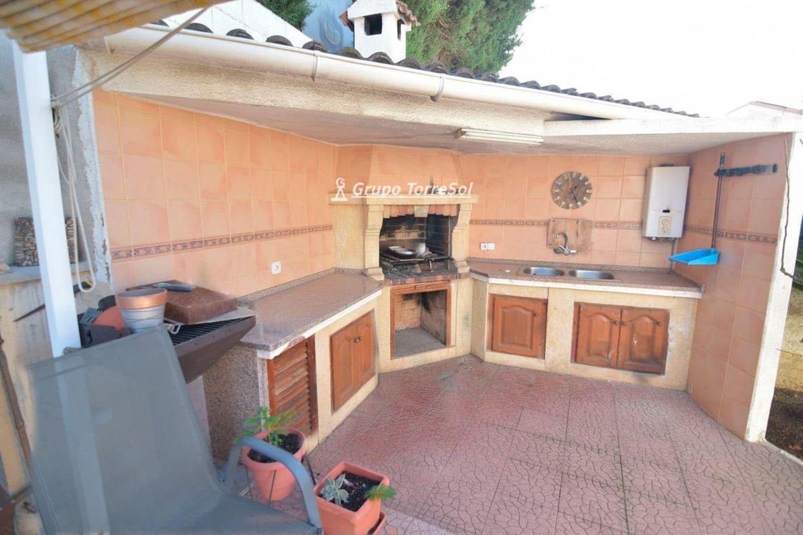 Villa for sale in El Vendrell with garage - € 295,000 (Ref: 9650933)