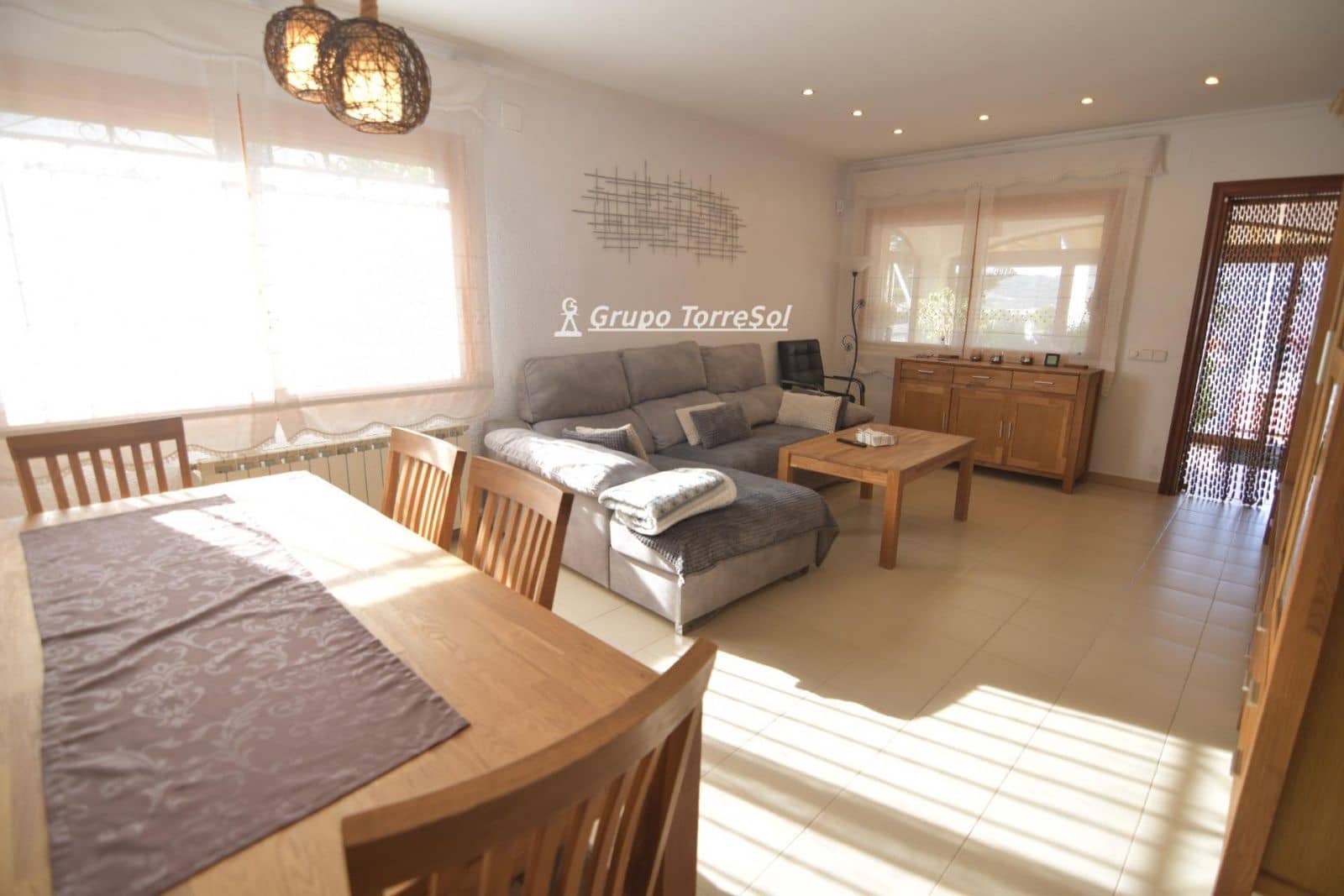 Villa for sale in El Vendrell with garage - € 295,000 (Ref: 9650933)