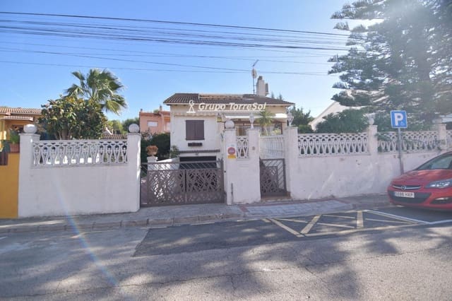 Villa til salgs i El Vendrell med garasje - € 295 000 (Ref: 9650933)