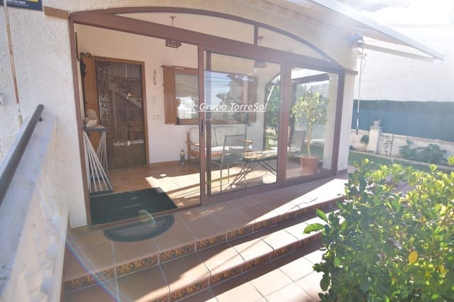 Villa til salgs i El Vendrell med garasje - € 295 000 (Ref: 9650933)