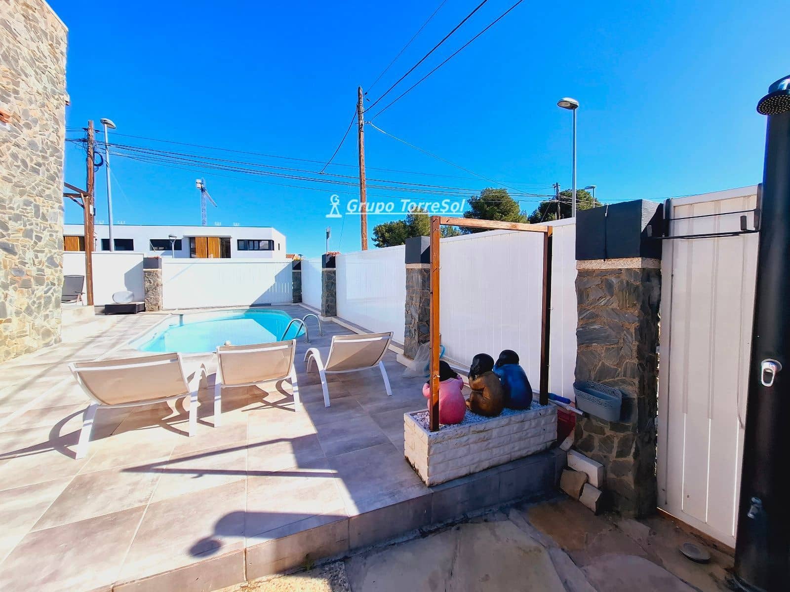 4 makuuhuone Huvila myytävänä paikassa Cunit mukana uima-altaan 
autotalli - 425 000 € (Ref: 9656871)