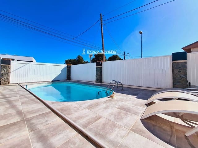 4 makuuhuone Huvila myytävänä paikassa Cunit mukana uima-altaan 
autotalli - 425 000 € (Ref: 9656871)