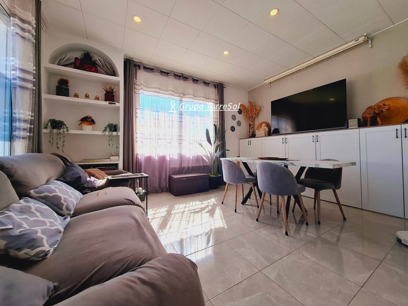 4 makuuhuone Huvila myytävänä paikassa Cunit mukana uima-altaan 
autotalli - 425 000 € (Ref: 9656871)