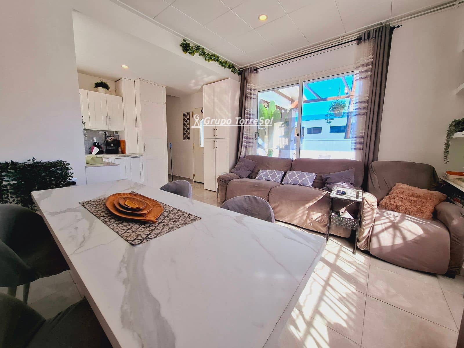 4 makuuhuone Huvila myytävänä paikassa Cunit mukana uima-altaan 
autotalli - 425 000 € (Ref: 9656871)