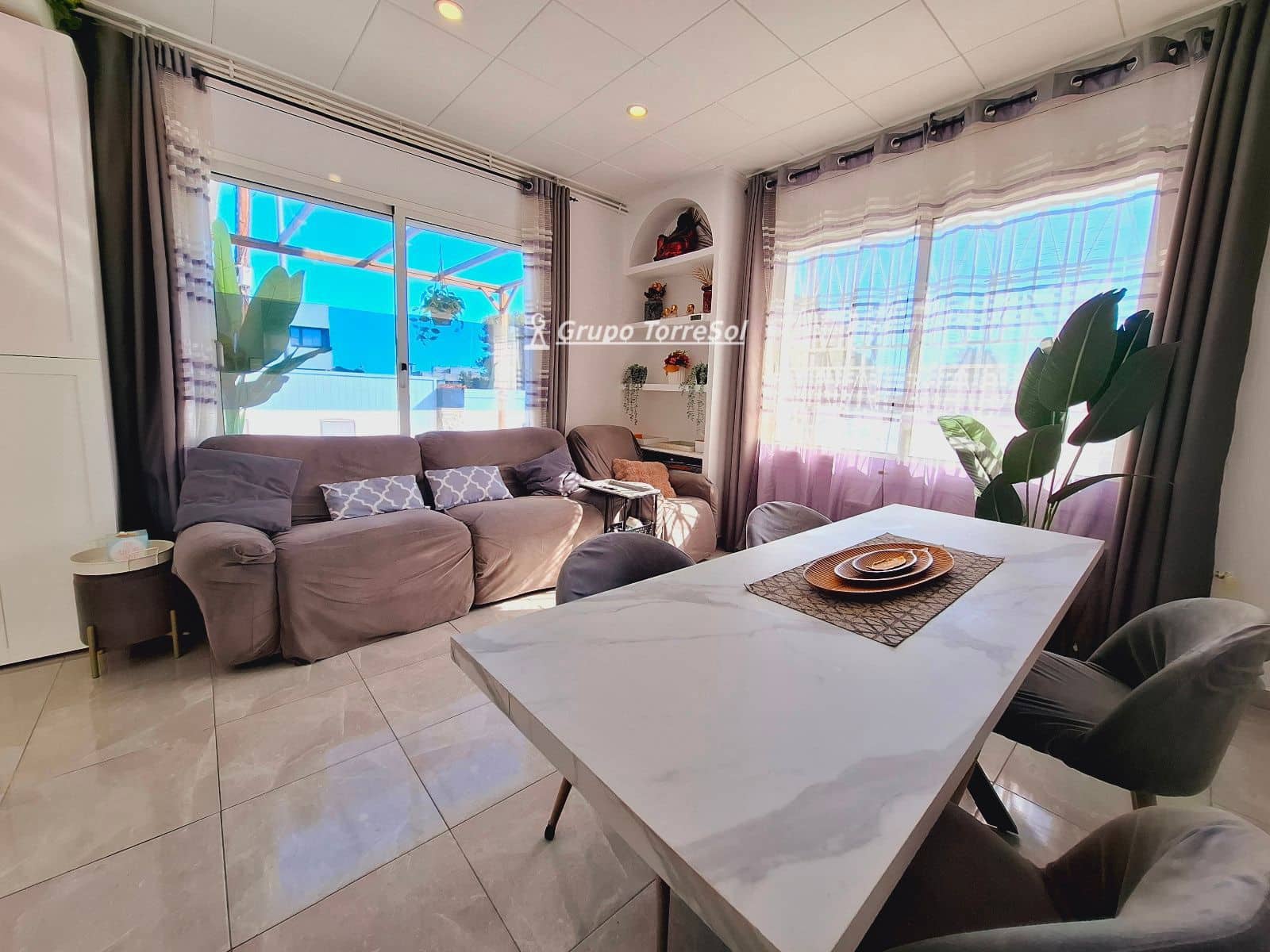 4 makuuhuone Huvila myytävänä paikassa Cunit mukana uima-altaan 
autotalli - 425 000 € (Ref: 9656871)