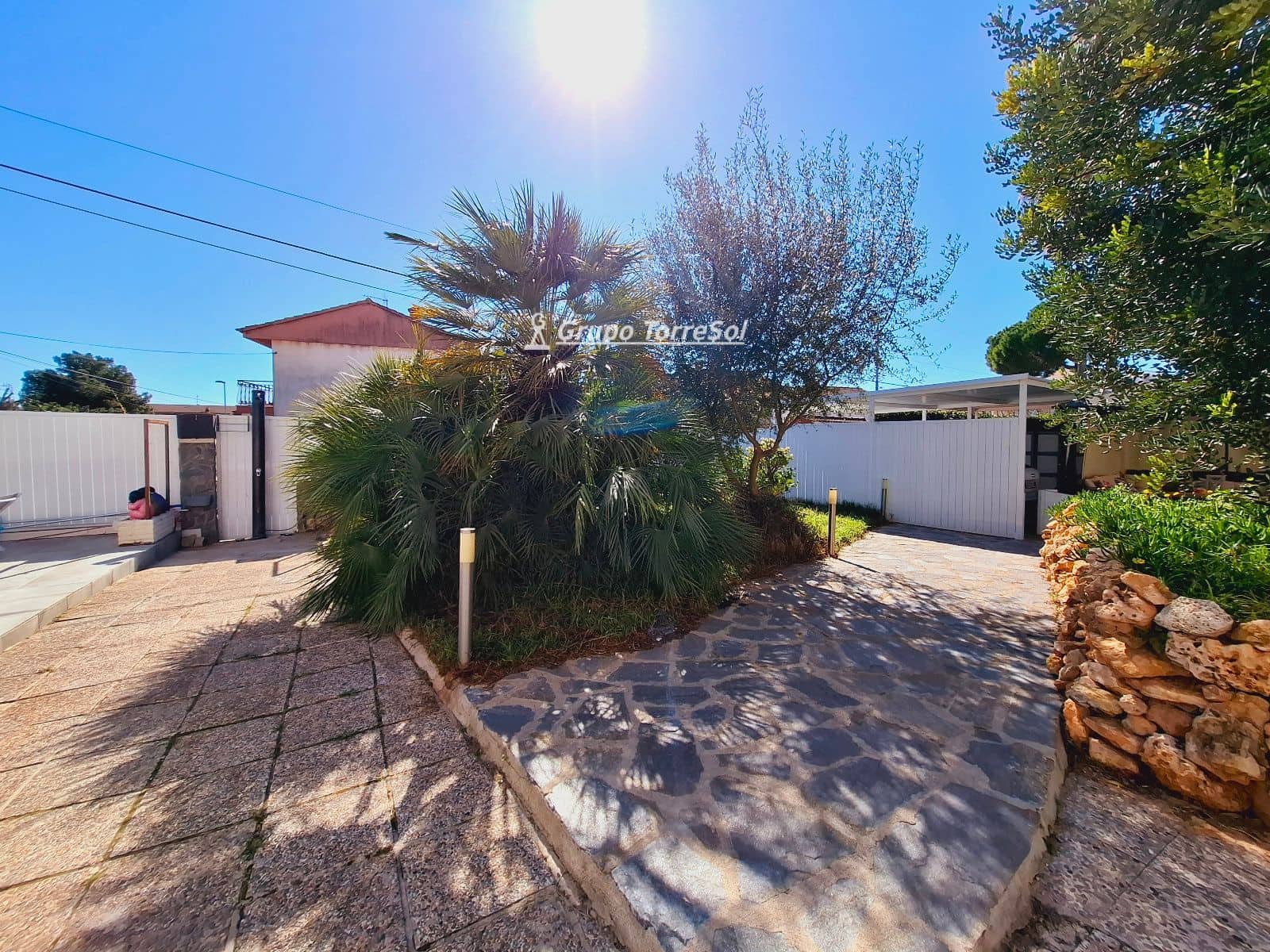 4 makuuhuone Huvila myytävänä paikassa Cunit mukana uima-altaan 
autotalli - 425 000 € (Ref: 9656871)