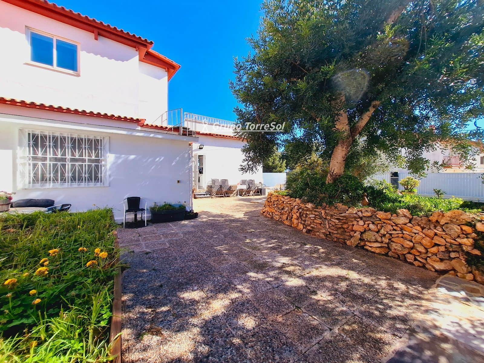 4 makuuhuone Huvila myytävänä paikassa Cunit mukana uima-altaan 
autotalli - 425 000 € (Ref: 9656871)