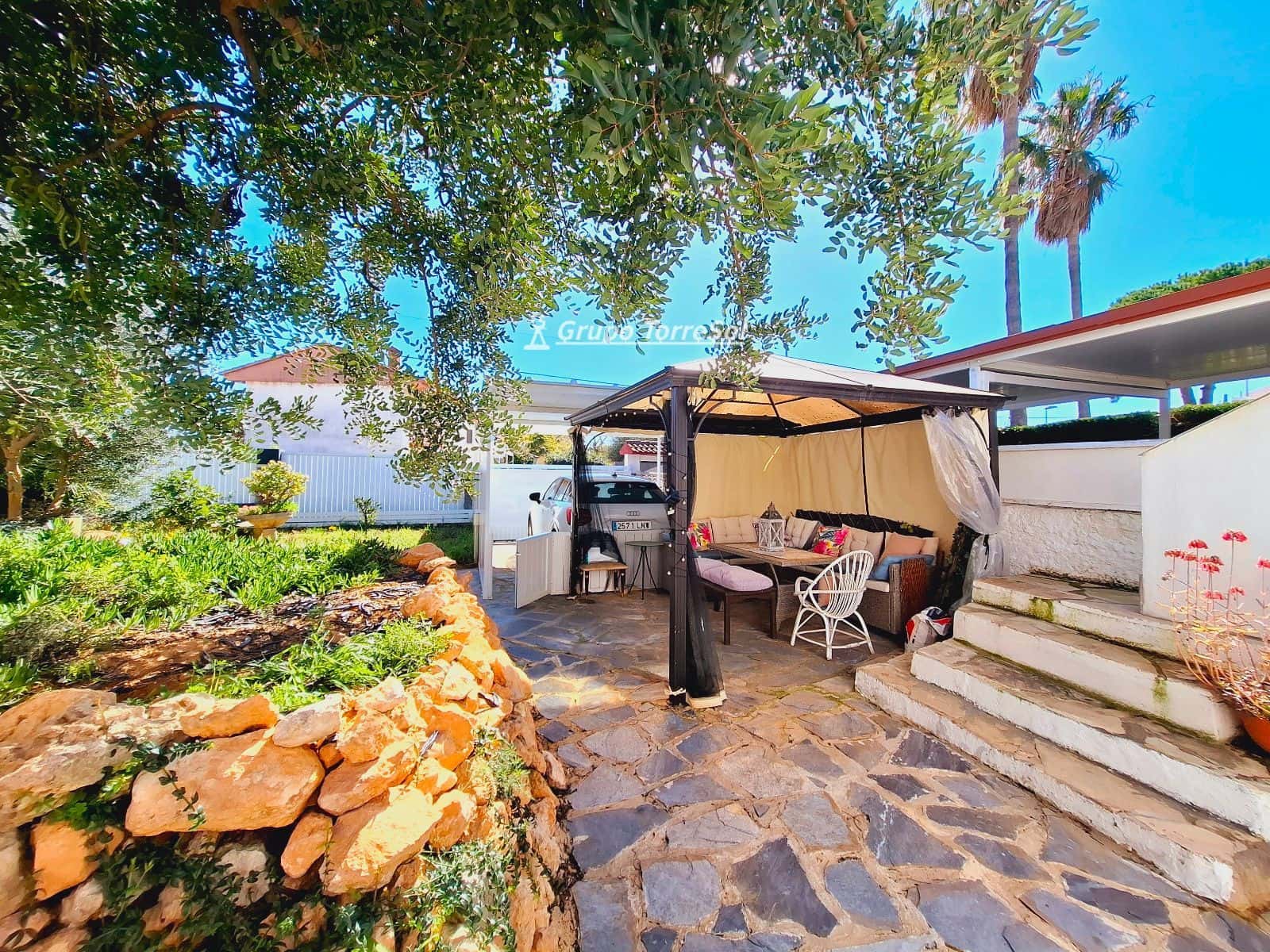 4 makuuhuone Huvila myytävänä paikassa Cunit mukana uima-altaan 
autotalli - 425 000 € (Ref: 9656871)