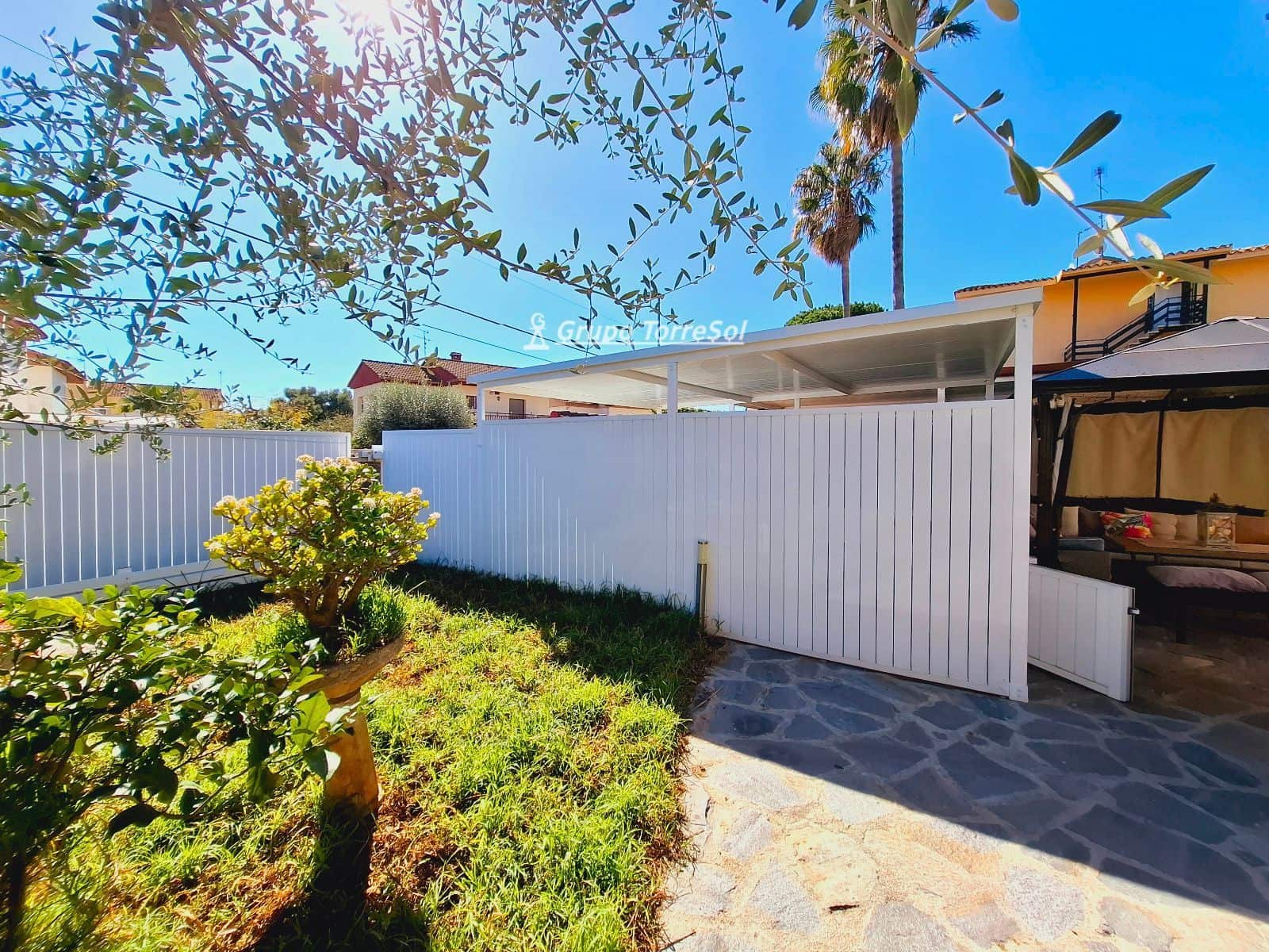 4 makuuhuone Huvila myytävänä paikassa Cunit mukana uima-altaan 
autotalli - 425 000 € (Ref: 9656871)