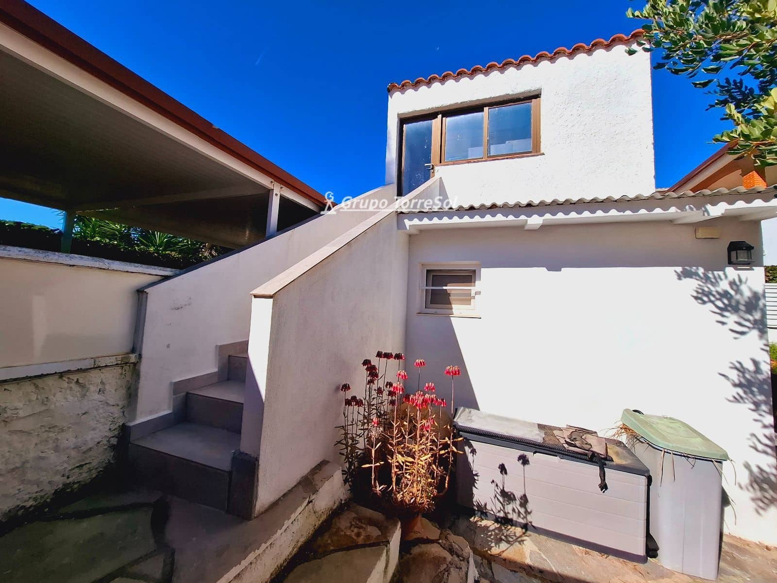 4 bedroom Villa for sale in Cunit with pool garage - € 425,000 (Ref: 9656871)