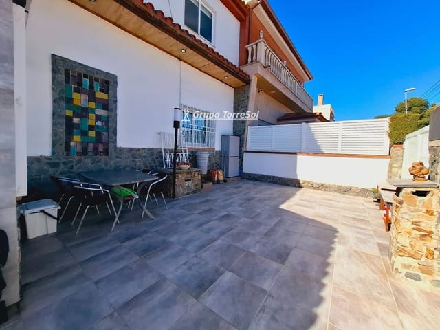 4 Zimmer Villa zu verkaufen in Cunit mit Pool Garage - 425.000 € (Ref: 9656871)