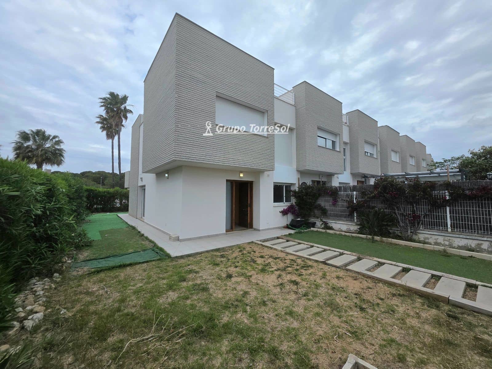 4 bedroom Villa for sale in Creixell with pool garage - € 315,000 (Ref: 9679106)