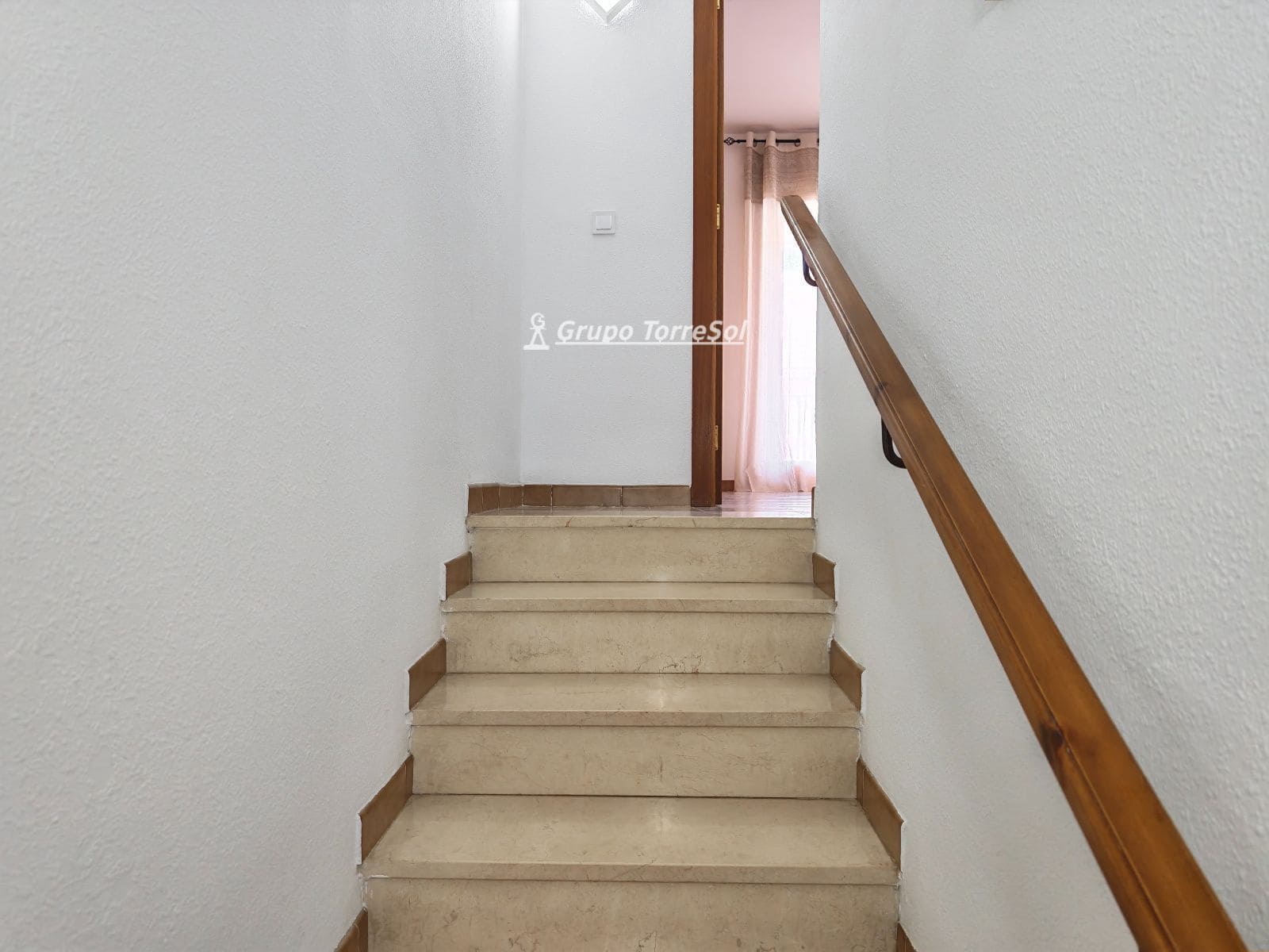 3 makuuhuone Omakotitalo myytävänä paikassa Cunit mukana 
autotalli - 375 000 € (Ref: 9685787)