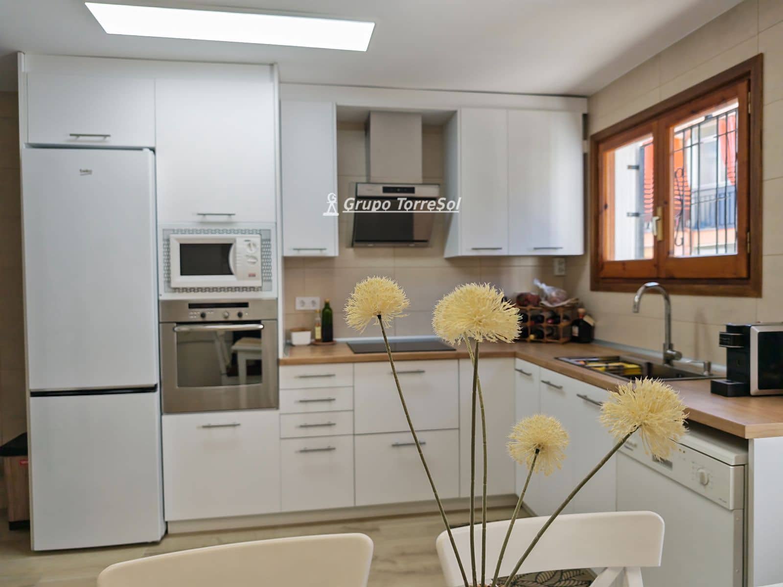 3 makuuhuone Omakotitalo myytävänä paikassa Cunit mukana 
autotalli - 375 000 € (Ref: 9685787)