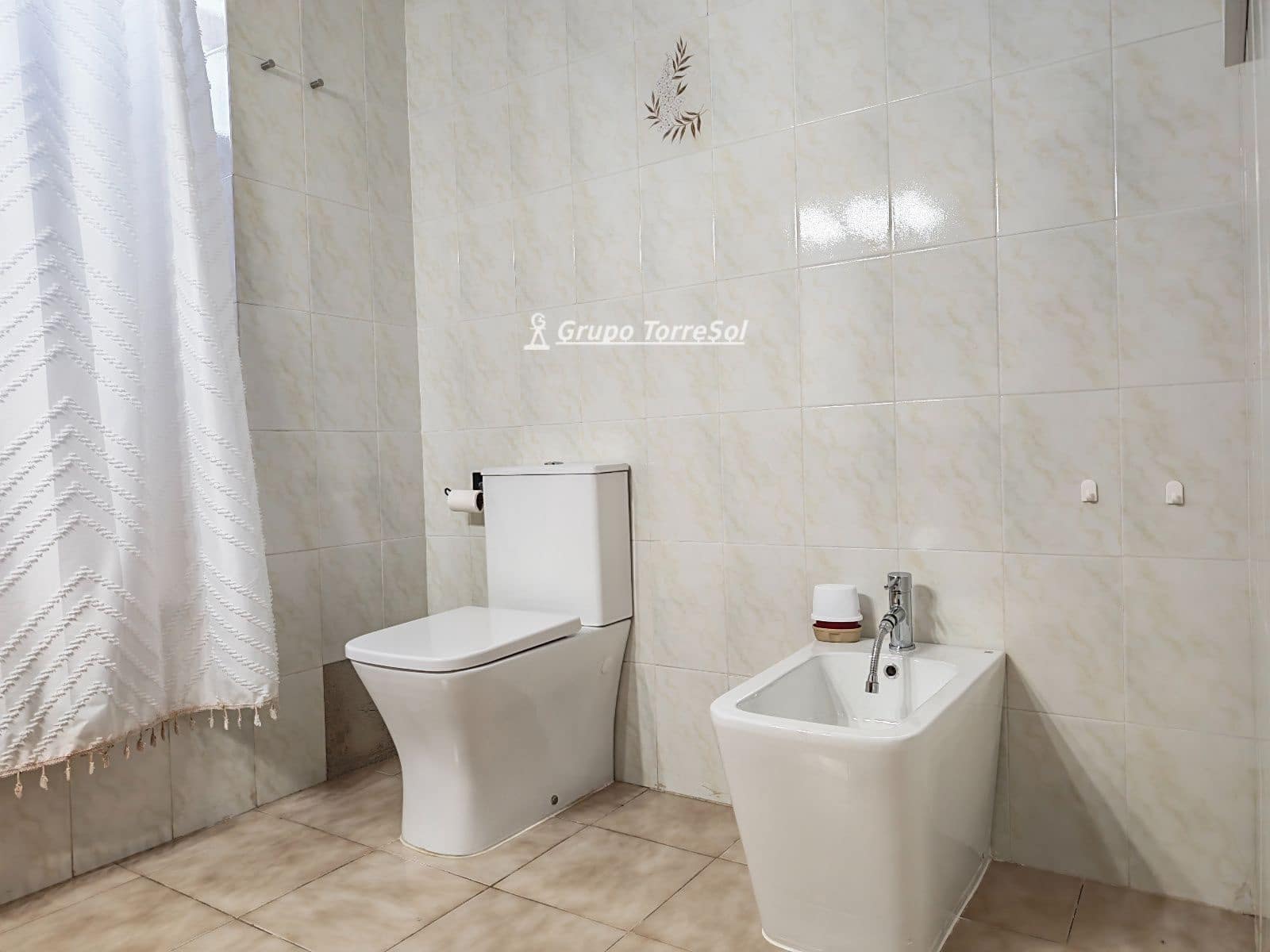 3 makuuhuone Omakotitalo myytävänä paikassa Cunit mukana 
autotalli - 375 000 € (Ref: 9685787)