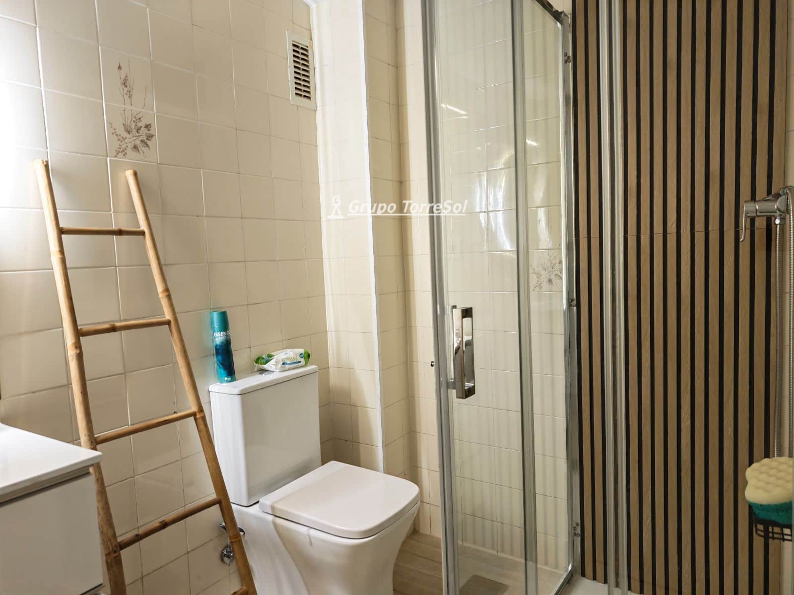 3 makuuhuone Omakotitalo myytävänä paikassa Cunit mukana 
autotalli - 375 000 € (Ref: 9685787)