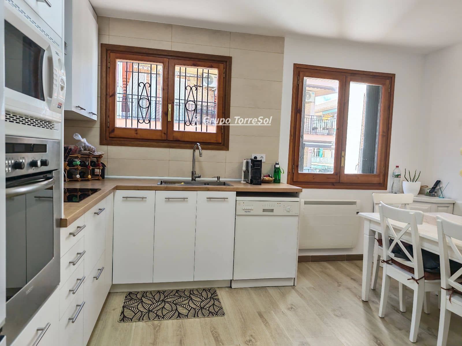 3 makuuhuone Omakotitalo myytävänä paikassa Cunit mukana 
autotalli - 375 000 € (Ref: 9685787)