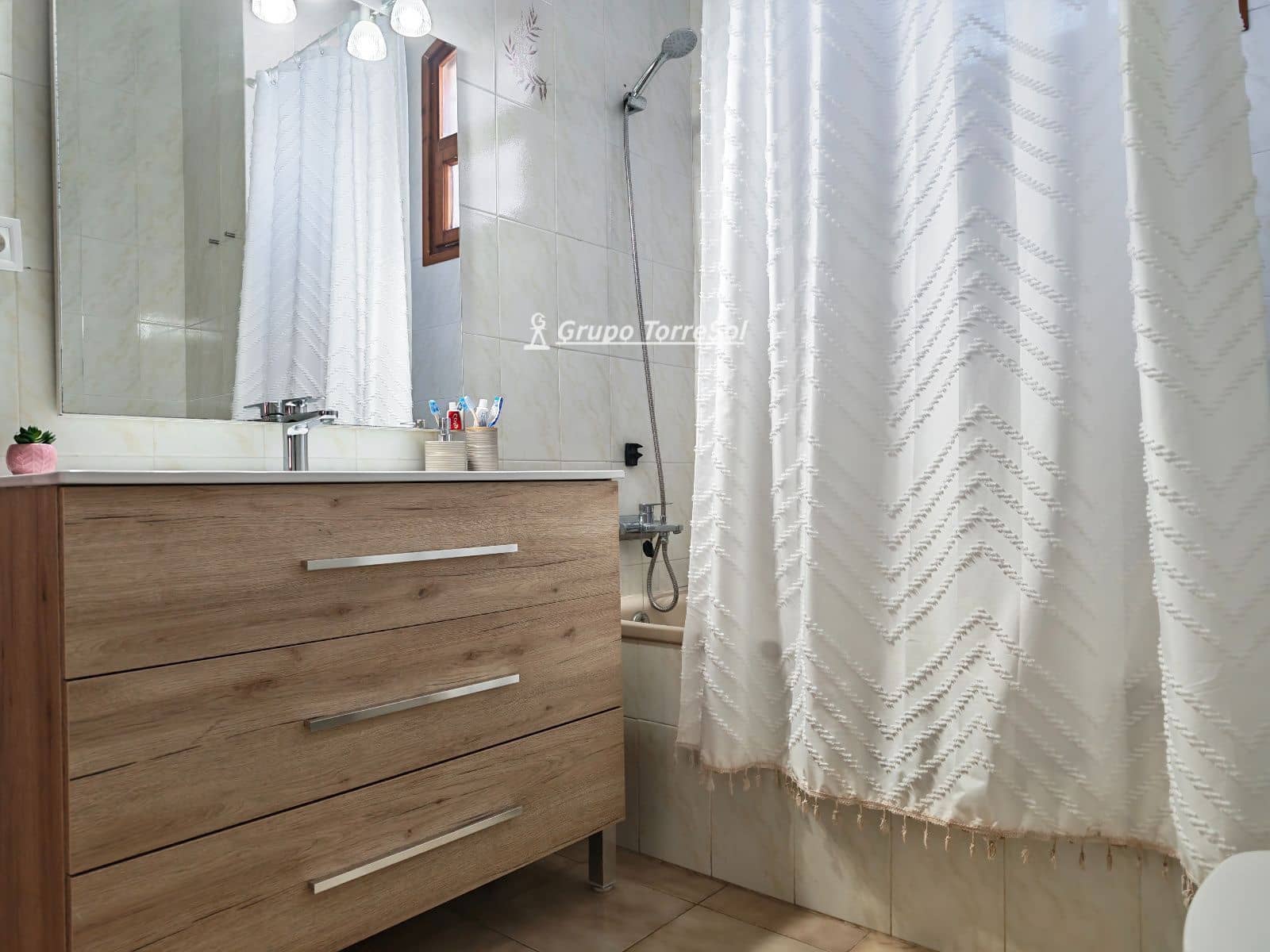 3 makuuhuone Omakotitalo myytävänä paikassa Cunit mukana 
autotalli - 375 000 € (Ref: 9685787)