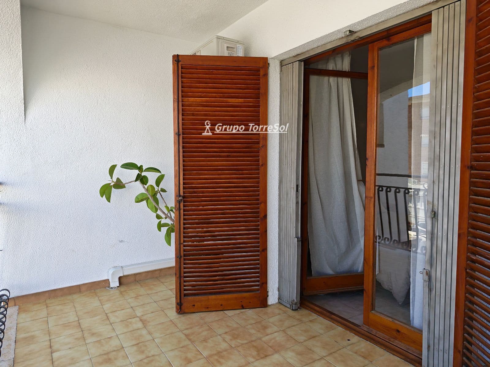 3 makuuhuone Omakotitalo myytävänä paikassa Cunit mukana 
autotalli - 375 000 € (Ref: 9685787)