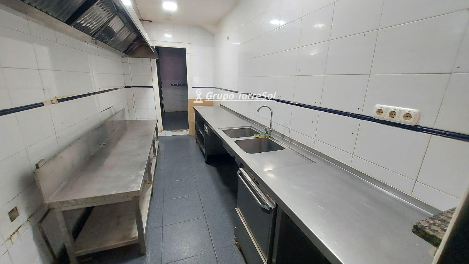 Commercial for sale in Calafell - € 170,000 (Ref: 9685788)