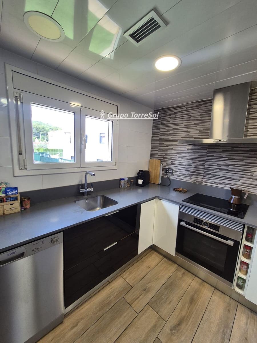 4 bedroom Townhouse for sale in Calafell - € 298,000 (Ref: 9691300)