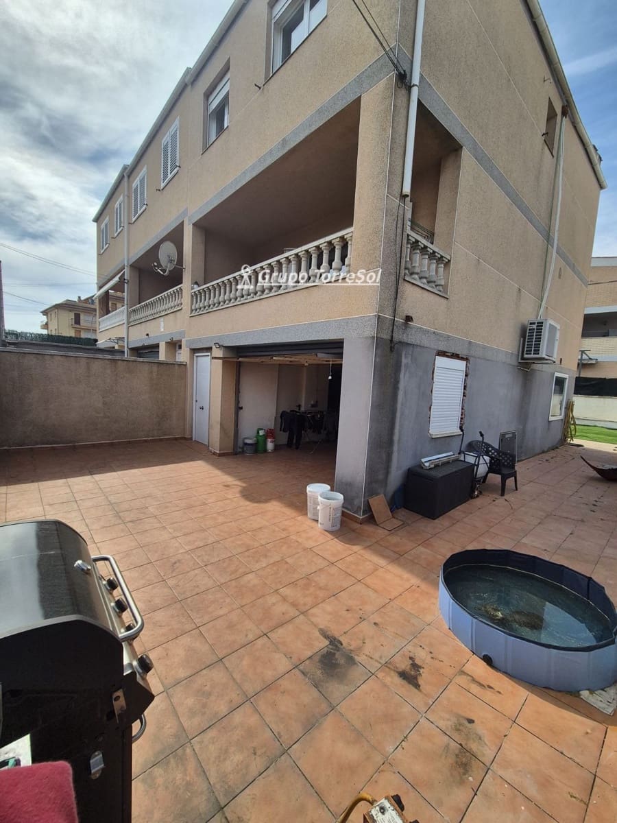 4 bedroom Townhouse for sale in Calafell - € 298,000 (Ref: 9691300)