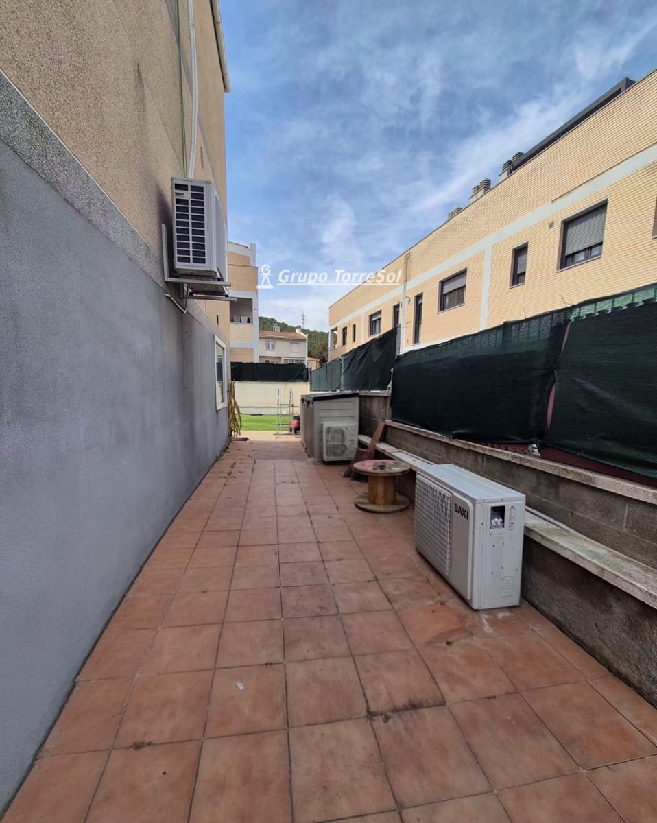 4 bedroom Townhouse for sale in Calafell - € 298,000 (Ref: 9691300)