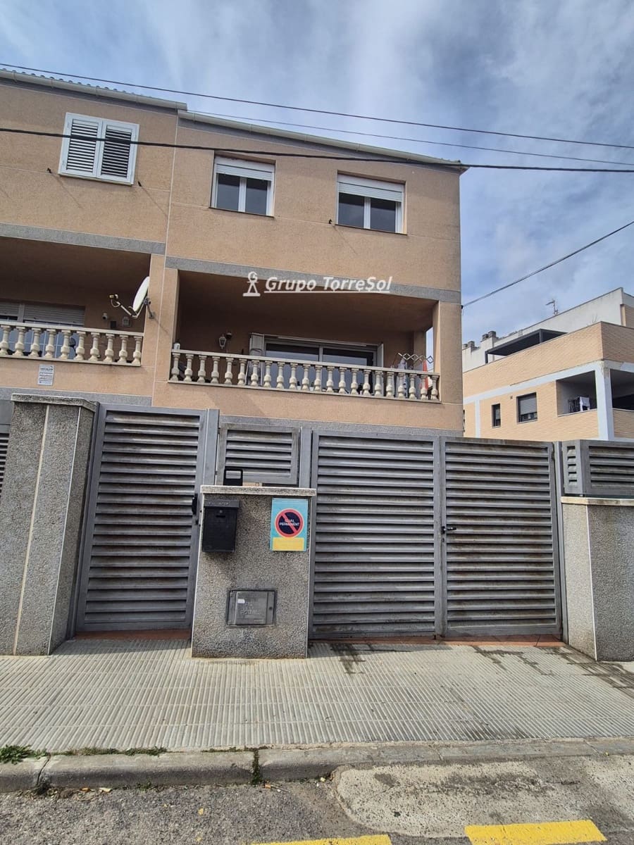 4 bedroom Townhouse for sale in Calafell - € 298,000 (Ref: 9691300)