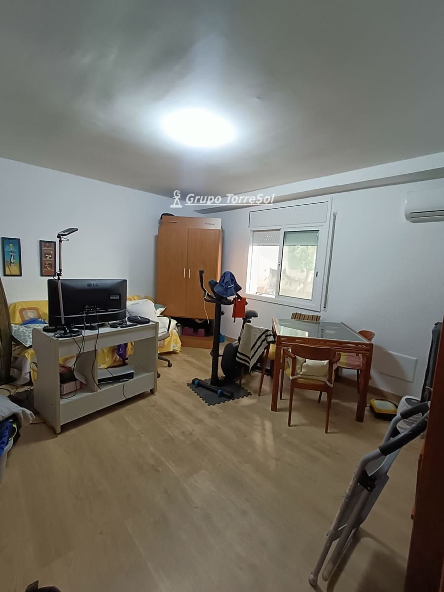 4 bedroom Villa for sale in Segur de Calafell with pool garage - € 310,000 (Ref: 9691301)