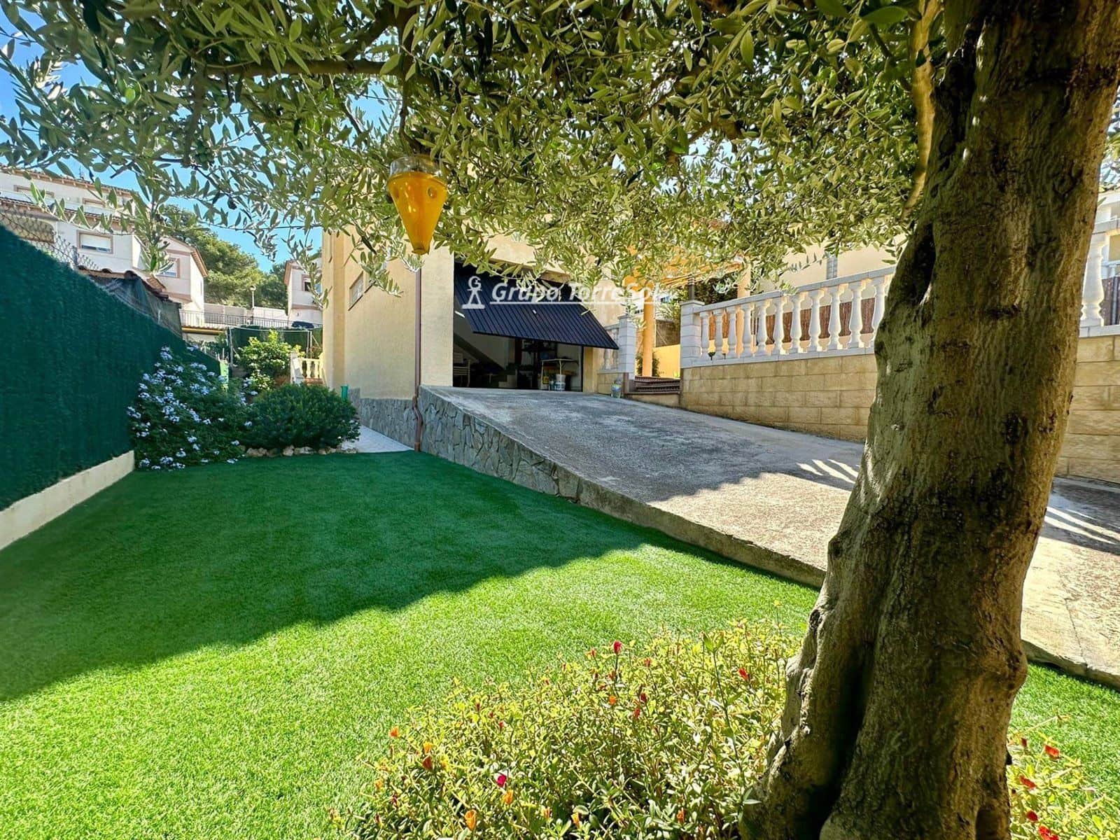 3 bedroom Villa for sale in El Vendrell with pool garage - € 315,000 (Ref: 9694051)